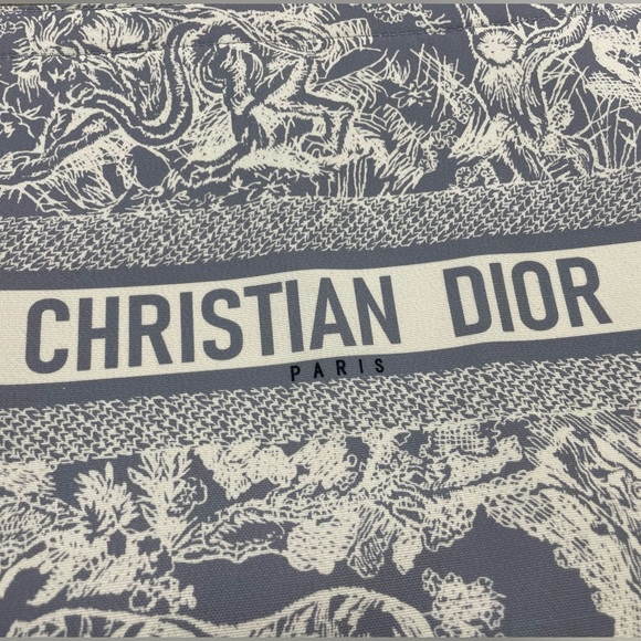 CHRISTIAN DIOR Canvas Embroidered Large Dioriviera Toile De Jouy Blue Book Tote - Picture 11 of 16